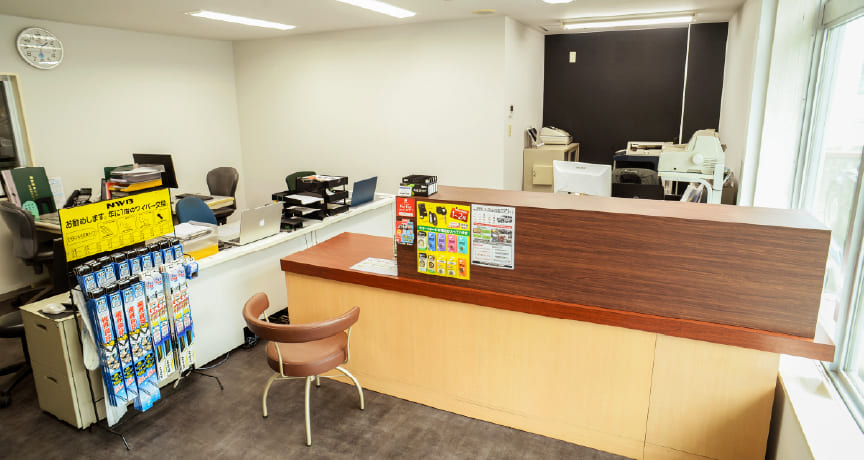 安全モーター商会 内装